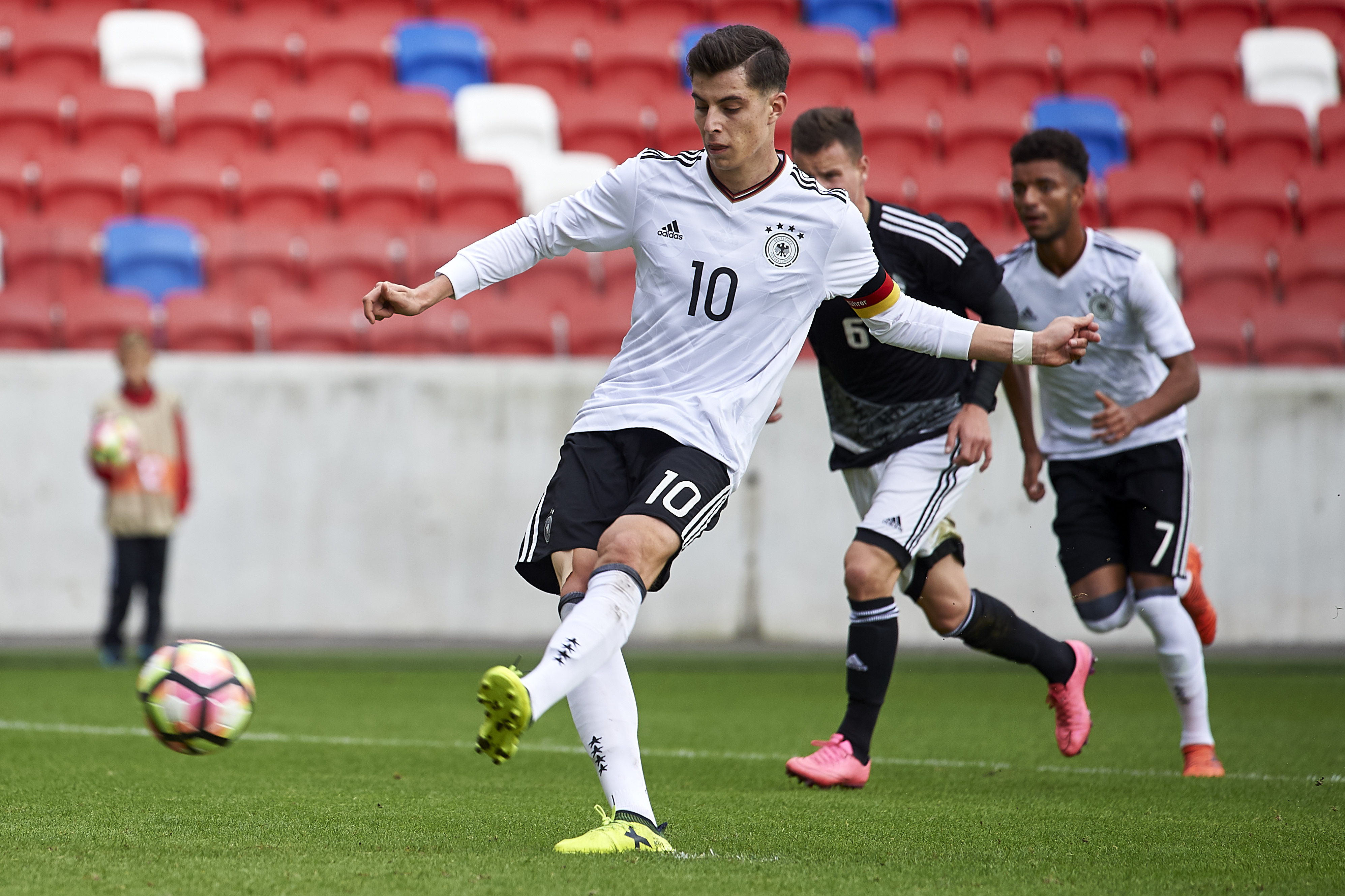 ปืนใหญ่ตั้งราคาขาย ฮาแวร์ตซ์ ที่ 70-80 ล้านยูโร หากมีทีมยื่นข้อเสนอ!