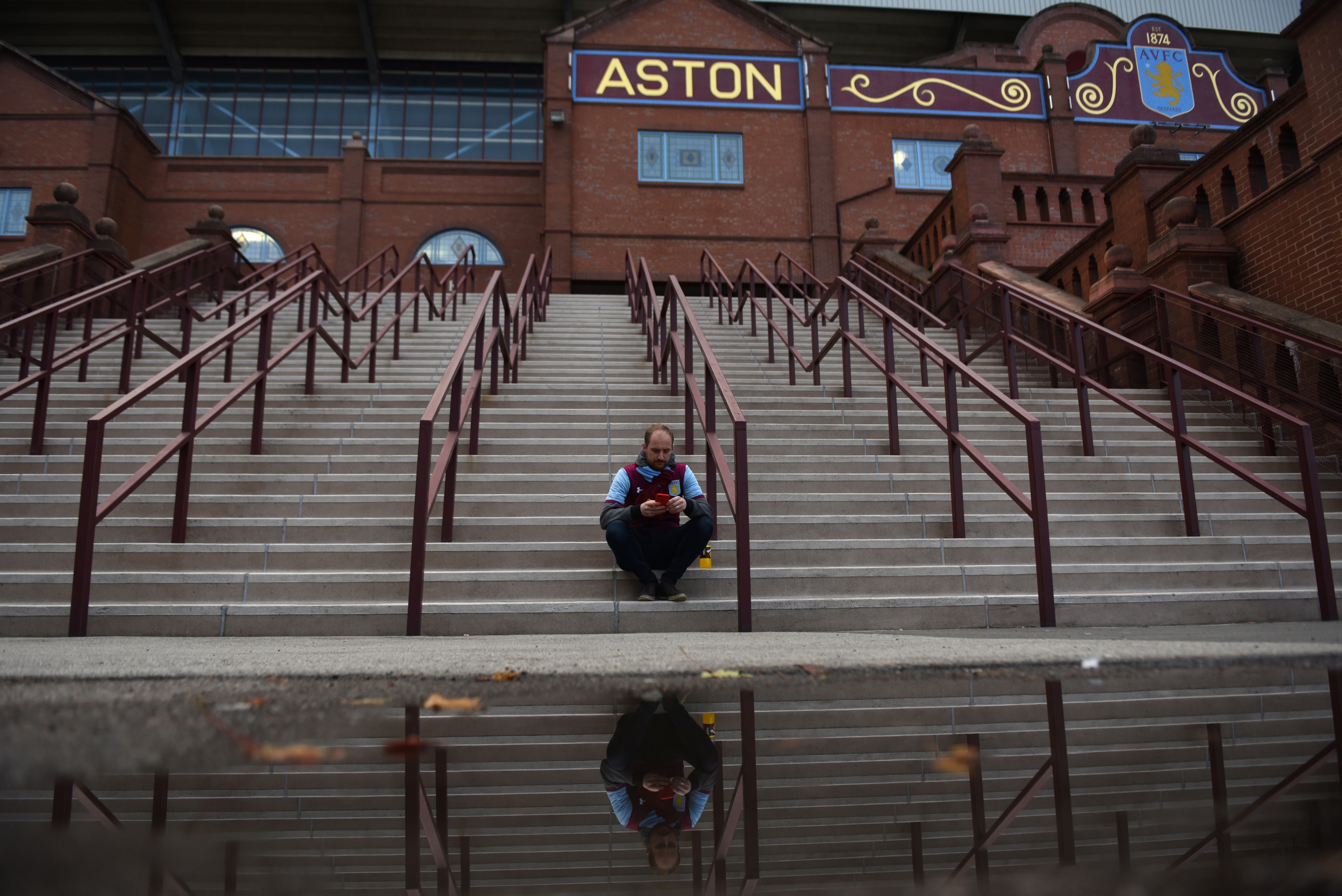 วิเคราะห์บอล! แอสตัน วิลล่า ปะทะ เชลซี: สิงห์บลูส์บุกเยือนสิงห์ผงาด