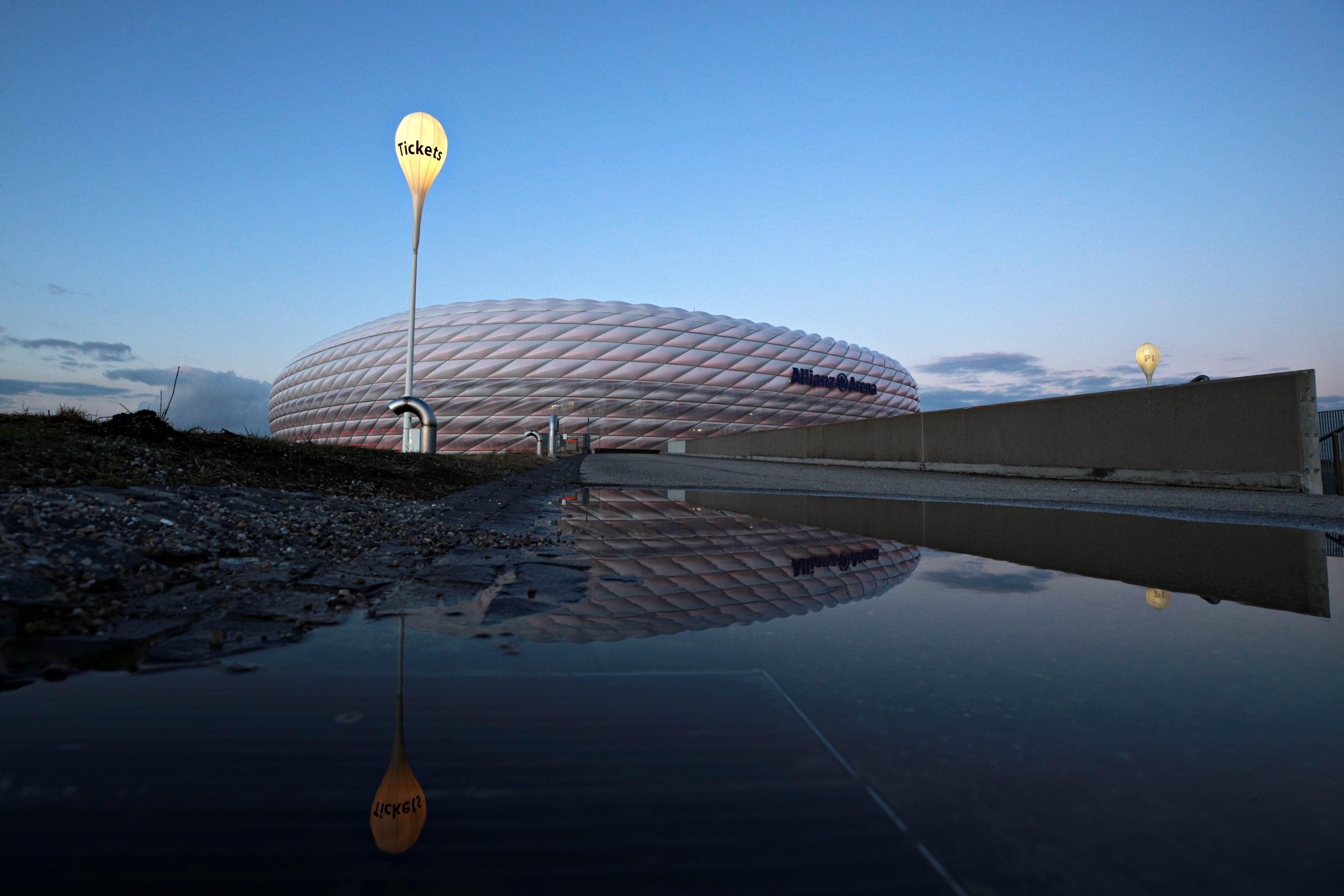 "เสือใต้" หวังขย้ำ "เอาก์สบวร์ก" คาบ้าน! บุนเดสลีกาคืนเสาร์นี้