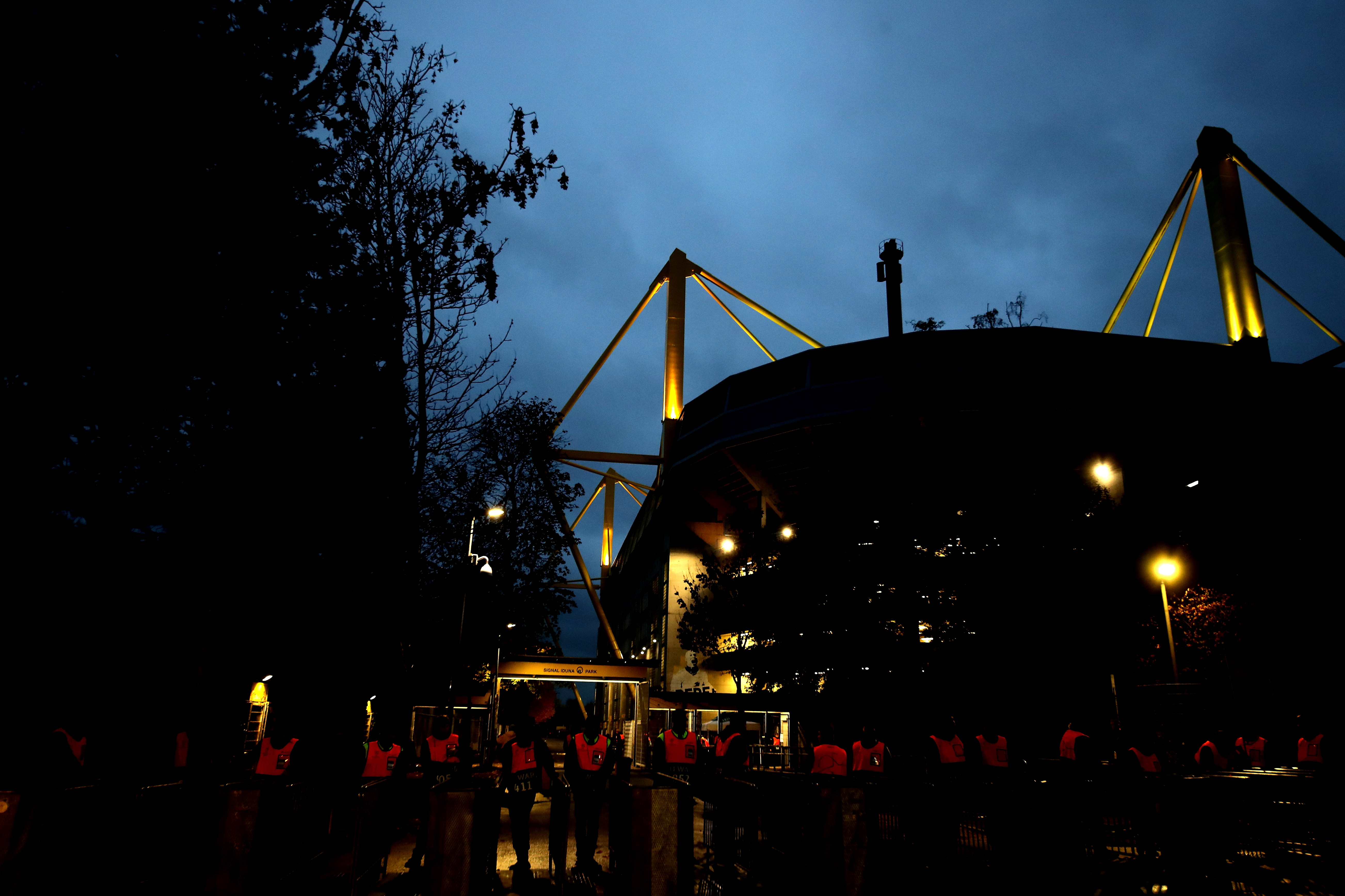 ดอร์ทมุนด์ ปะทะ อตาลันต้า: พรีวิว & ทำนายผล UCL รอบ 16 ทีม