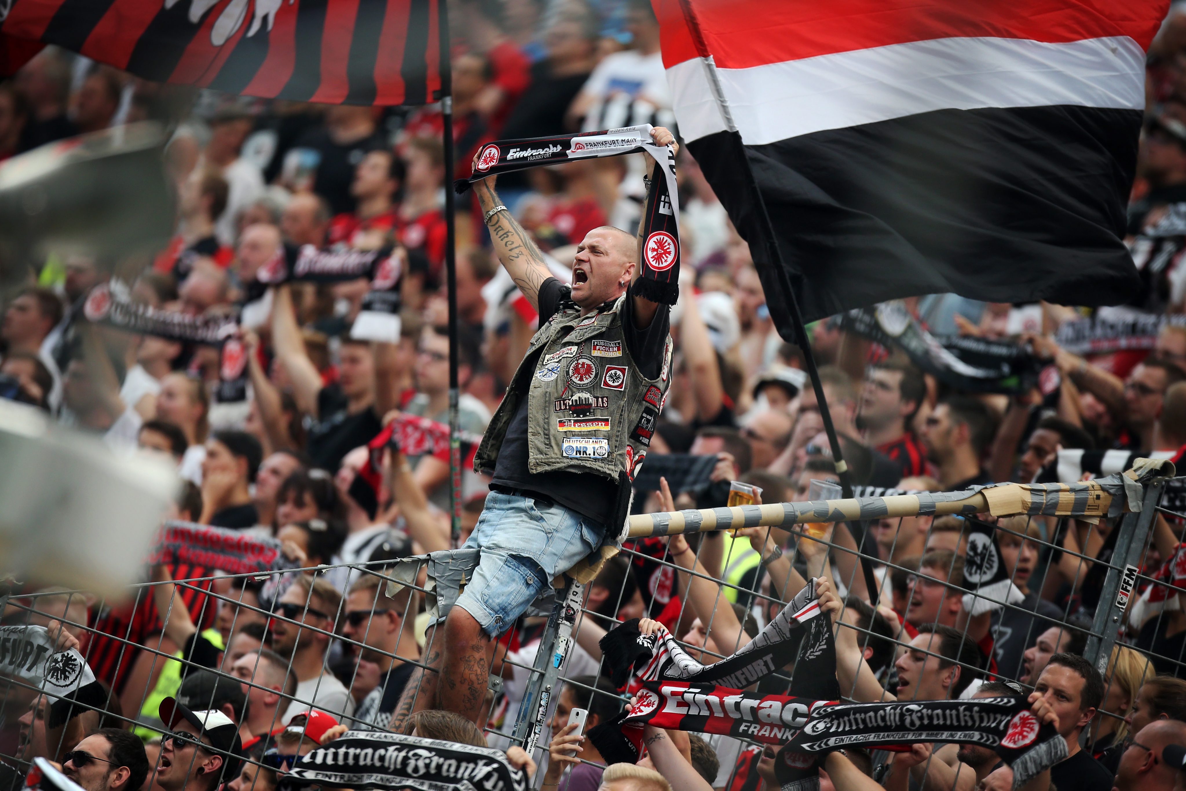 ไอน์ทรัค แฟรงค์เฟิร์ต ปะทะ ไบเออร์ เลเวอร์คูเซ่น: พรีวิว & ทำนายผล