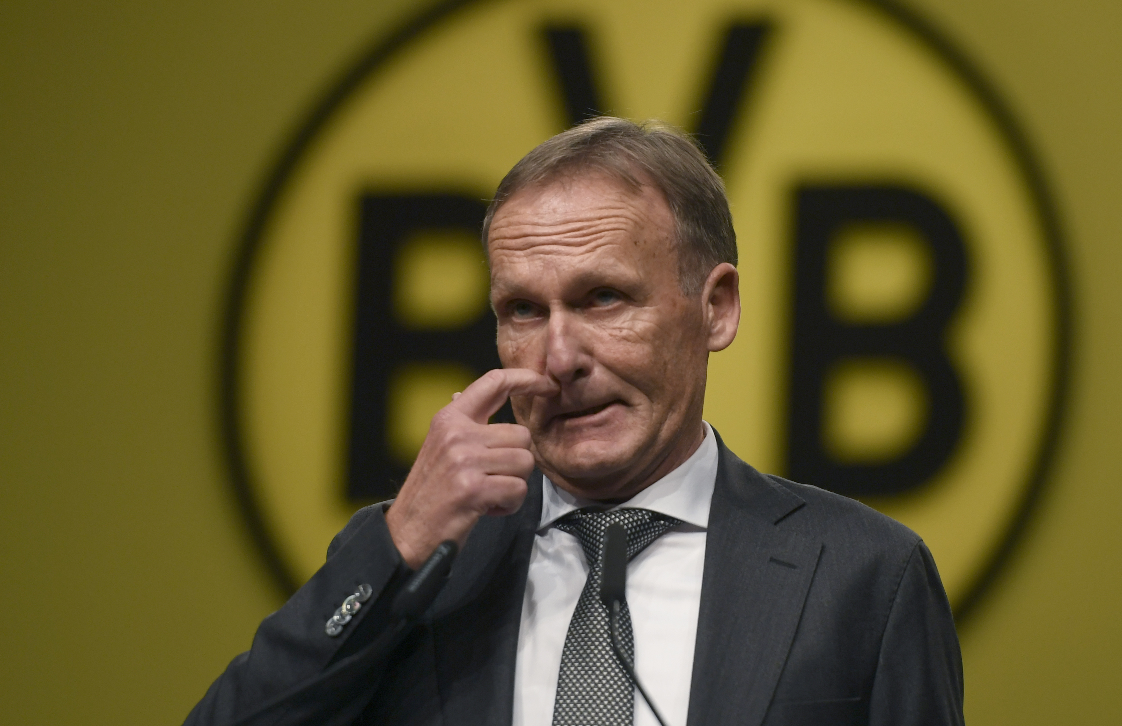 เสือเหลืองเซ็ง! วัตซ์เค่เผยสัญญาใหม่ ชล็อตเทอร์เบ็คมีค่าฉีกสัญญา