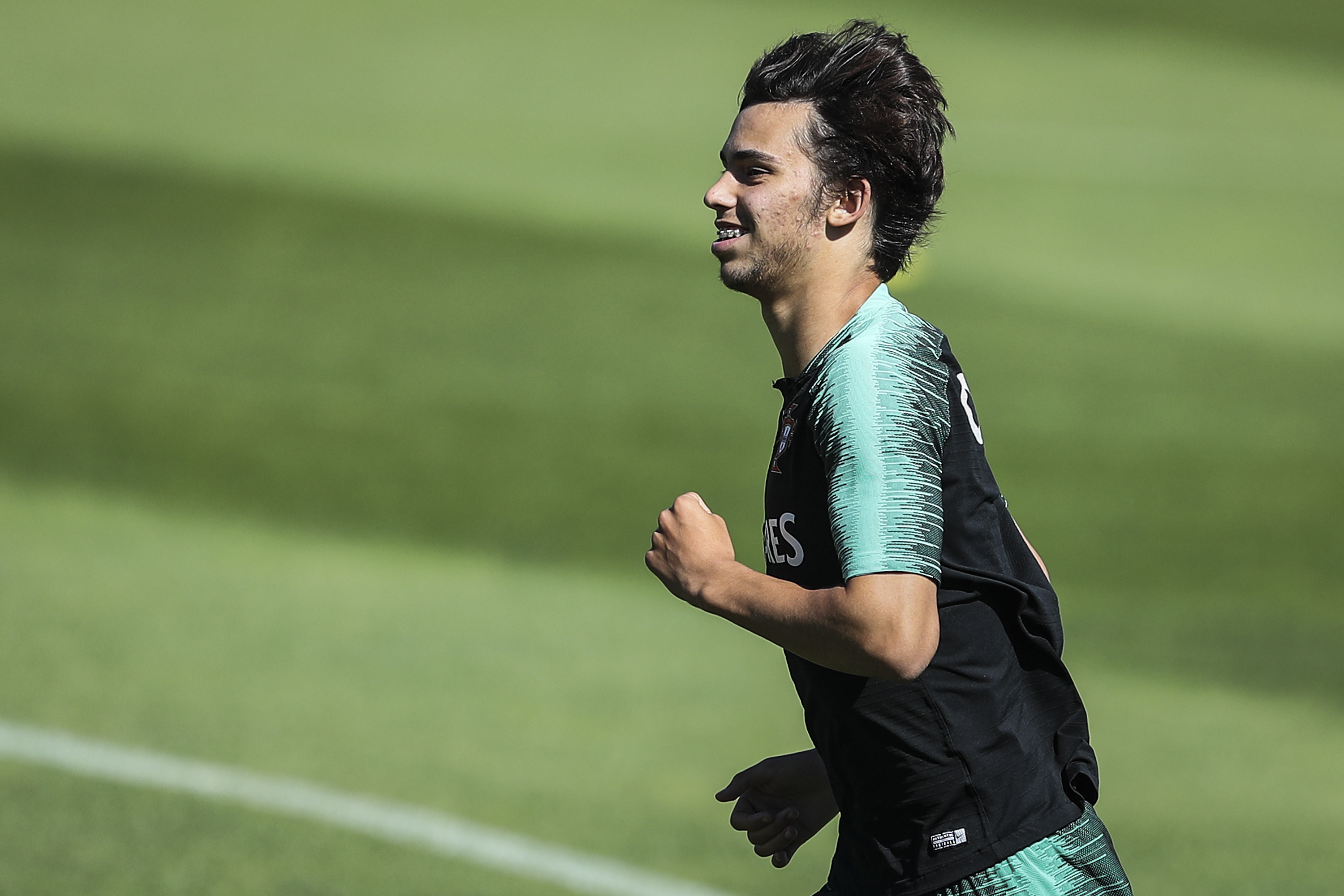 ผีแดงสนดึง 'ชูเอา เฟลิกซ์' คืนยุโรป เสริมคมล่าตาข่ายซัมเมอร์นี้