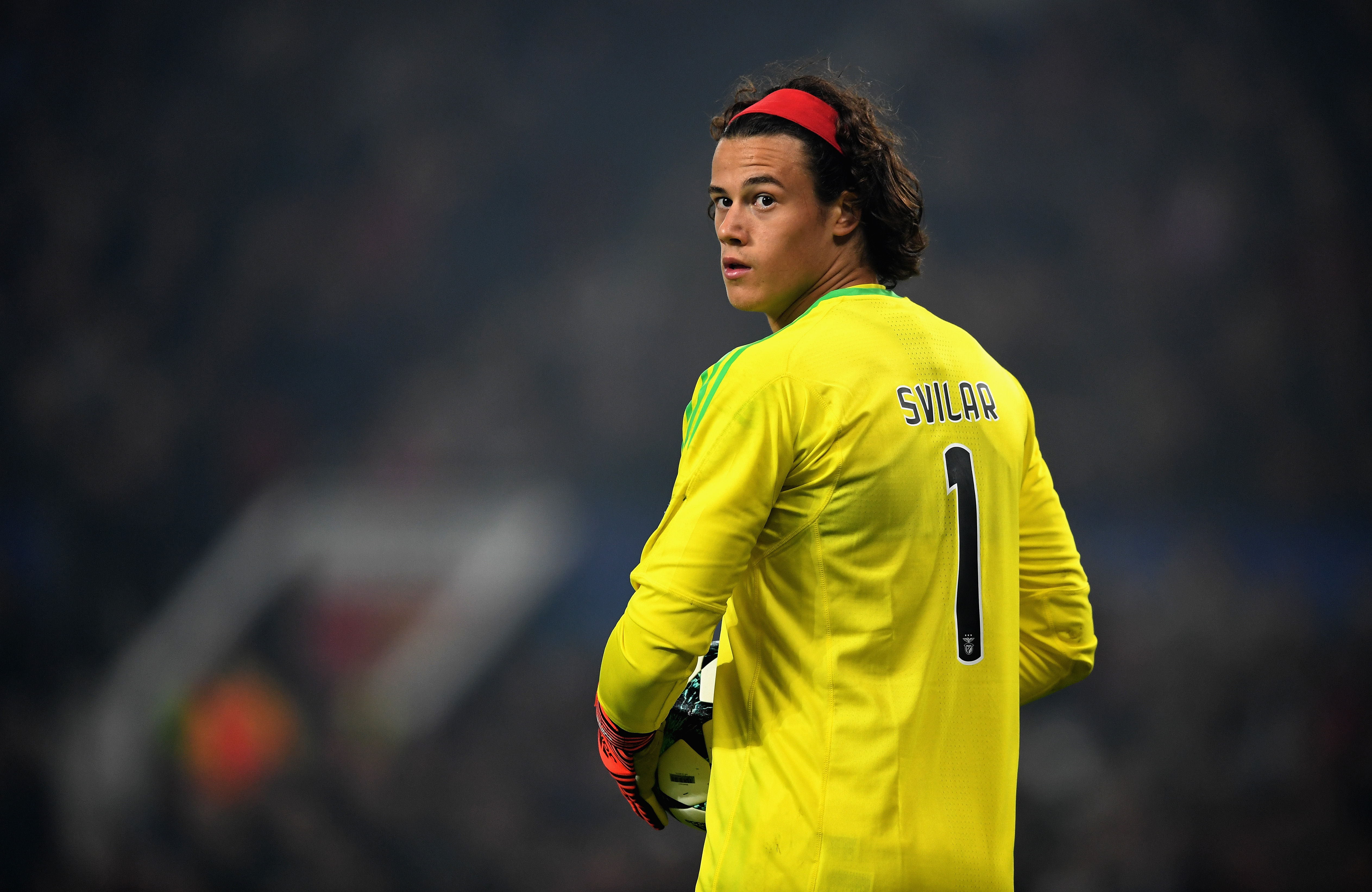 ผีแดง-ไก่ชน จ้องตาเป็นมัน! ร่วมวงสิงห์บลูแย่งตัวนายด่านโรม่า ค่าตัว 70 ลย.