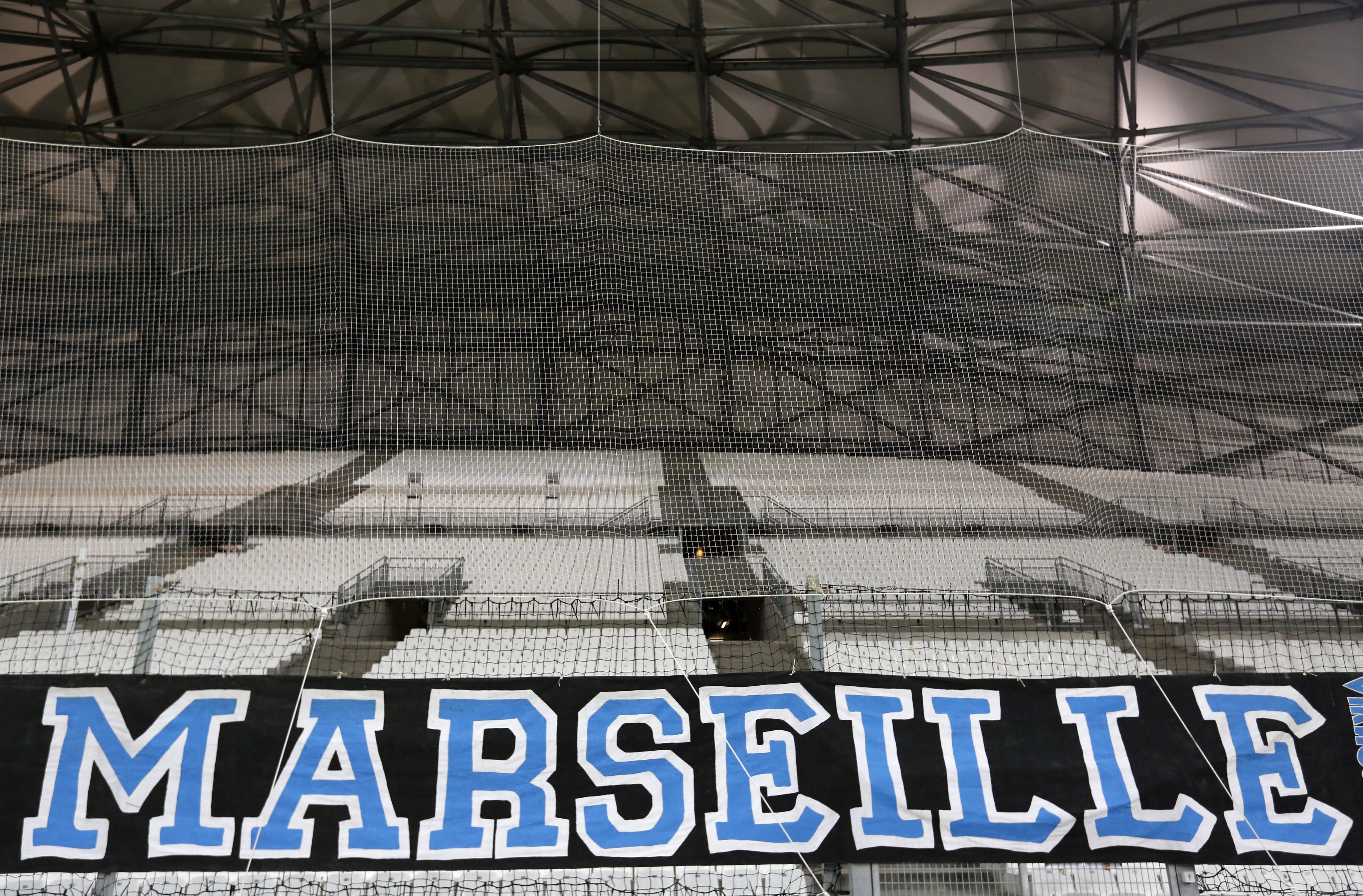 โอลิมปิก มาร์กเซย เล็งกระชาก อัซนู เสริมแบ็กซ้ายซัมเมอร์นี้