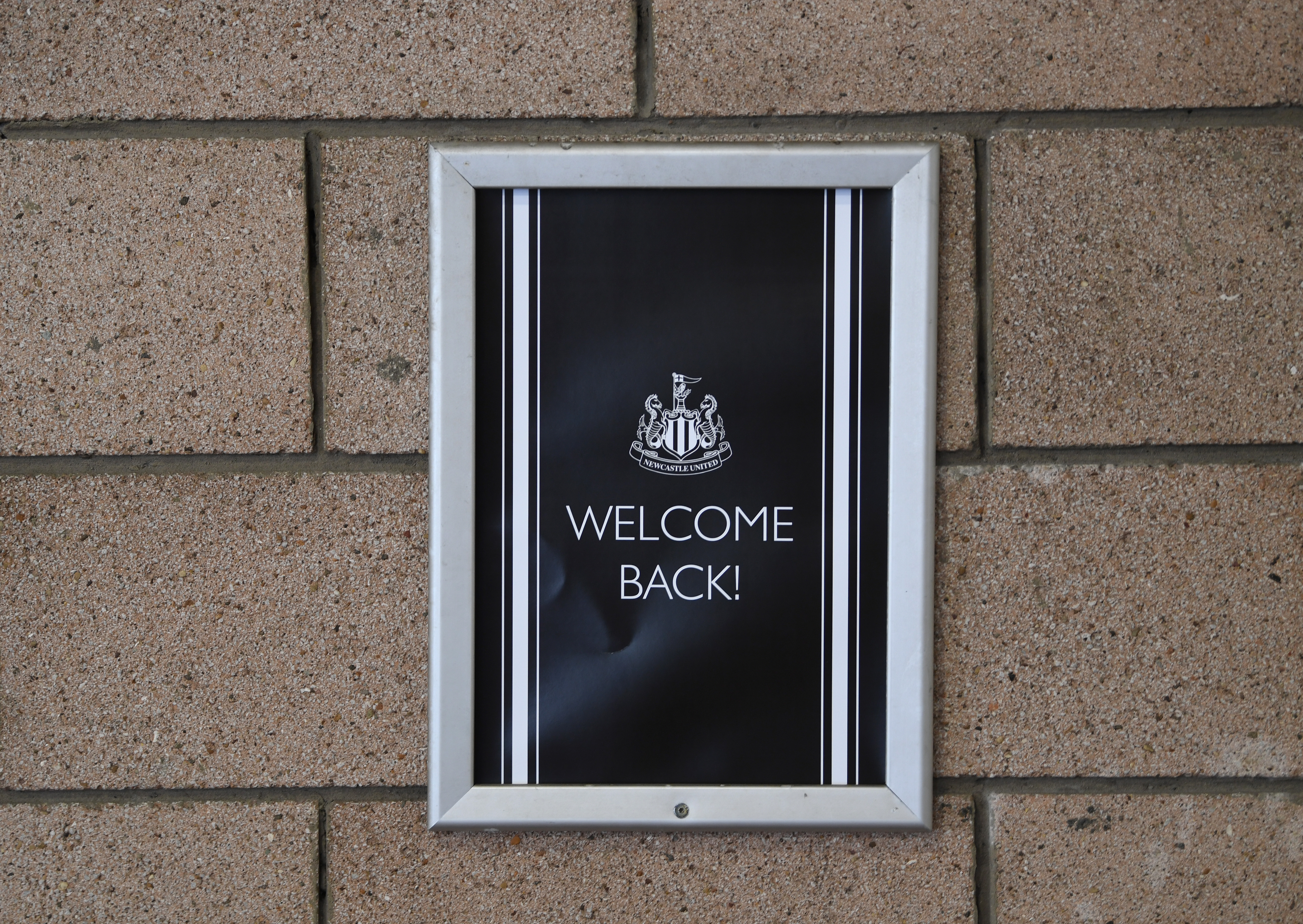 นิวคาสเซิล ปาดหน้า อาร์เซนอล, เชลซี คว้าดาวรุ่ง เอกวาดอร์ "มาร์ติเนซ"