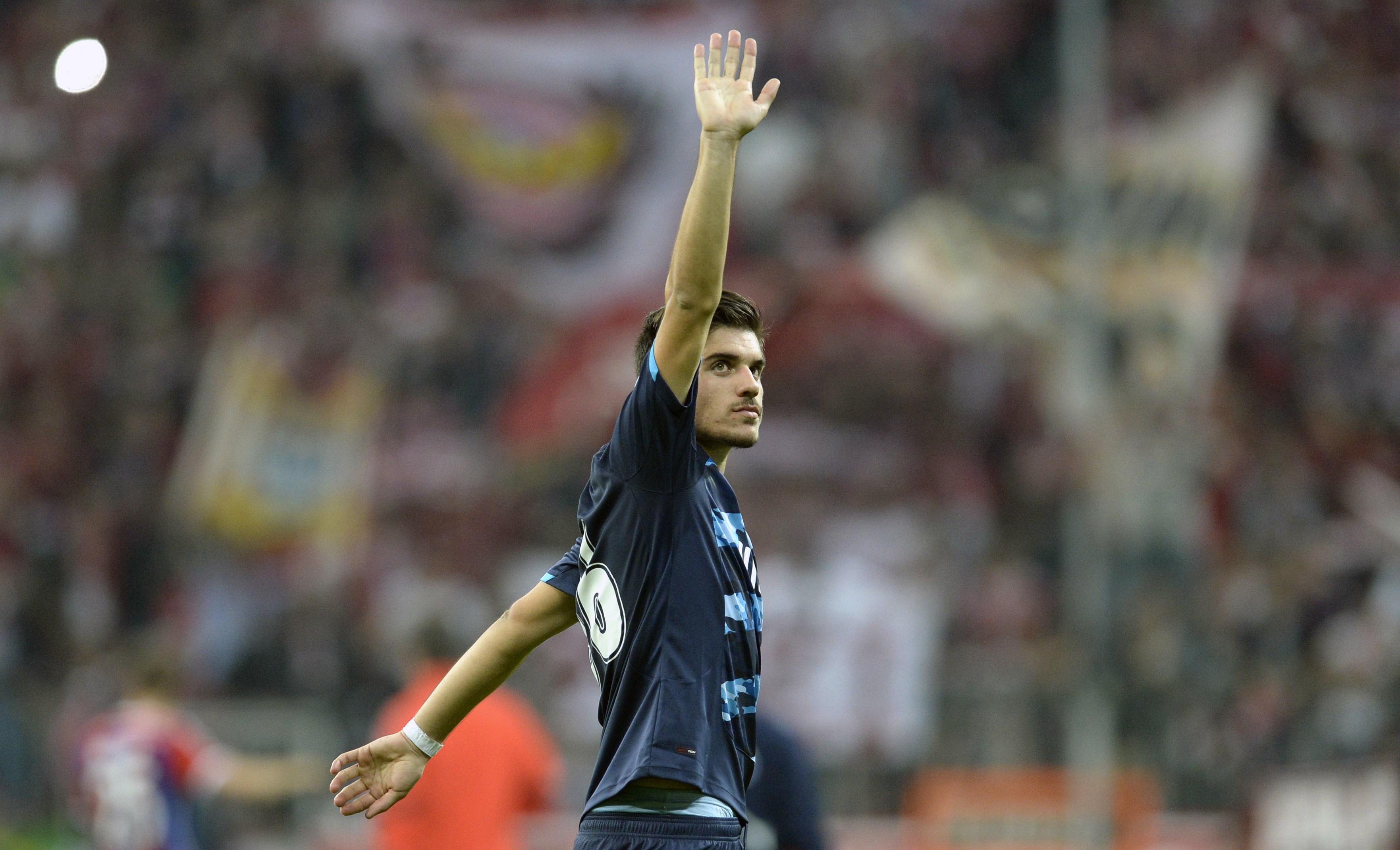 ผีแดงสนคว้าตัว เนเวส เสริมแกร่งแดนกลาง มกราคมนี้