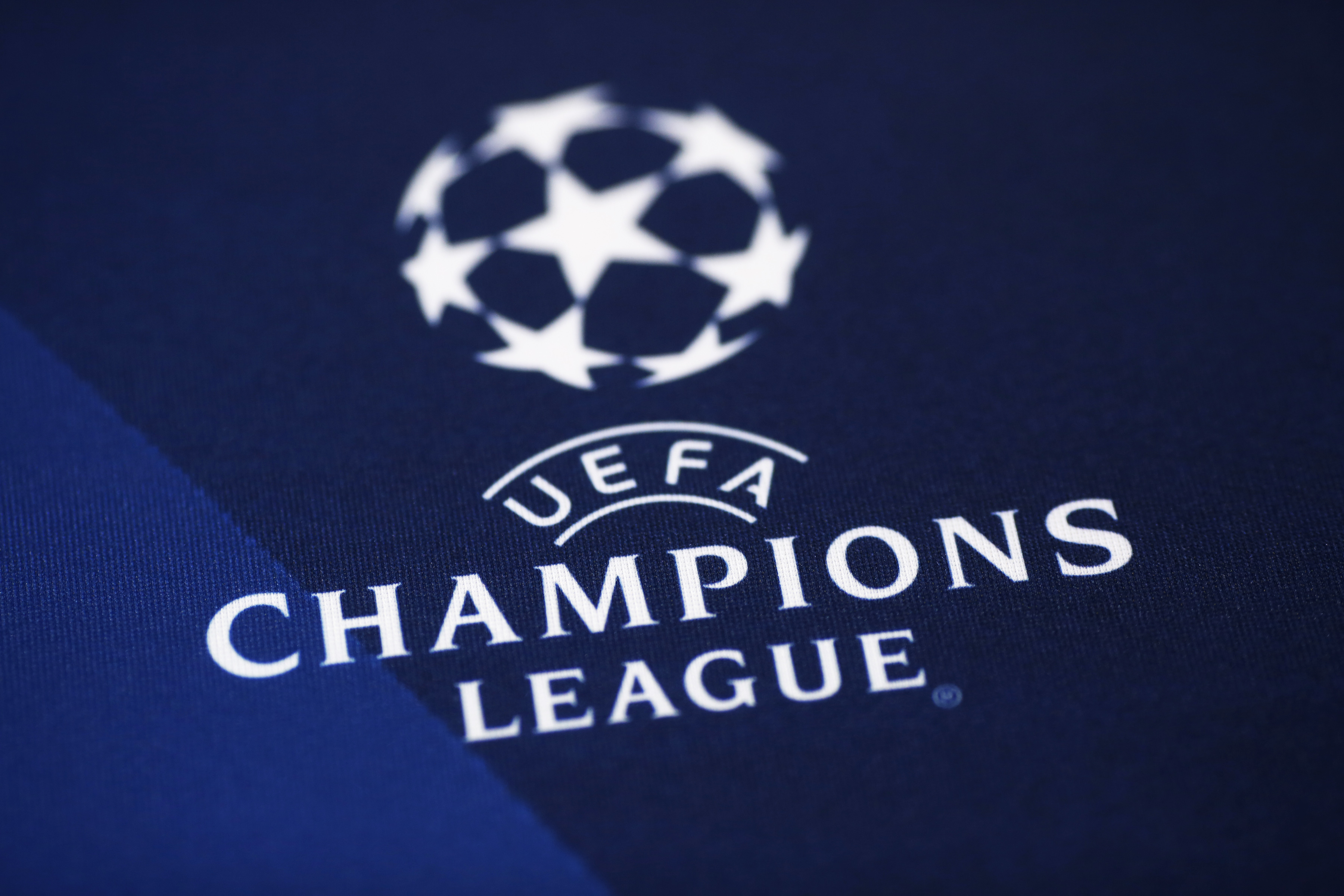 ลุ้นระทึก! อาร์เซน่อลบู๊ตราหมี, บาเยิร์นดวลปารีสฯ ตัดเชือก UCL เดือด